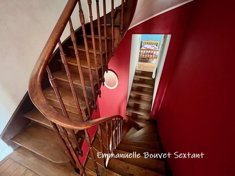 Maison bourgeoise - 180 m² - 9 pièces