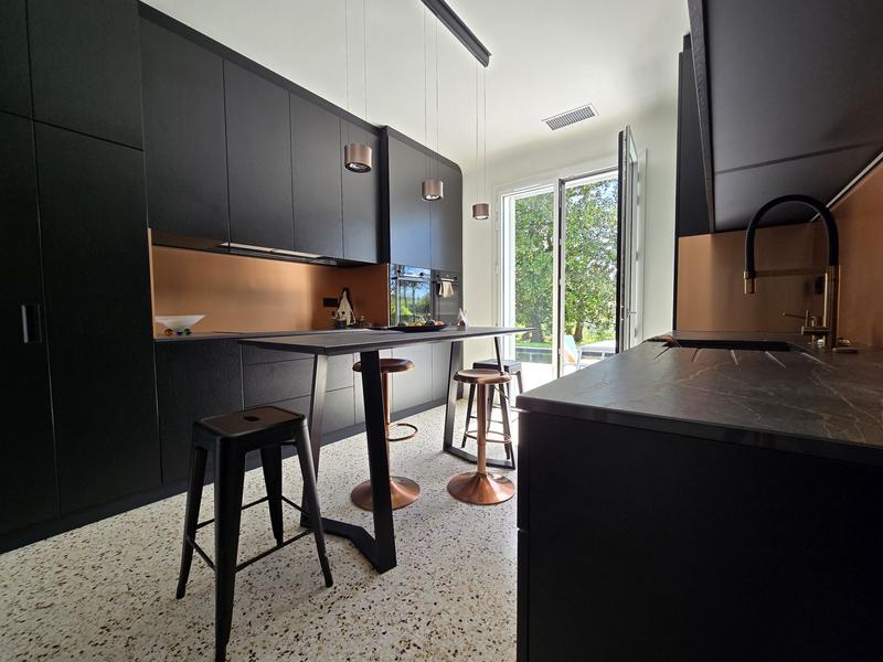 Maison - 202 m² - 6 pièces