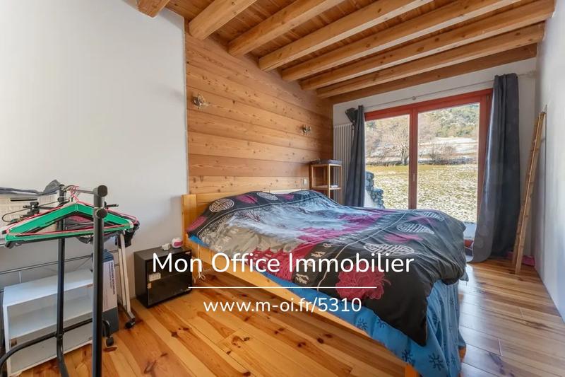 Maison - 230 m² - 5 pièces