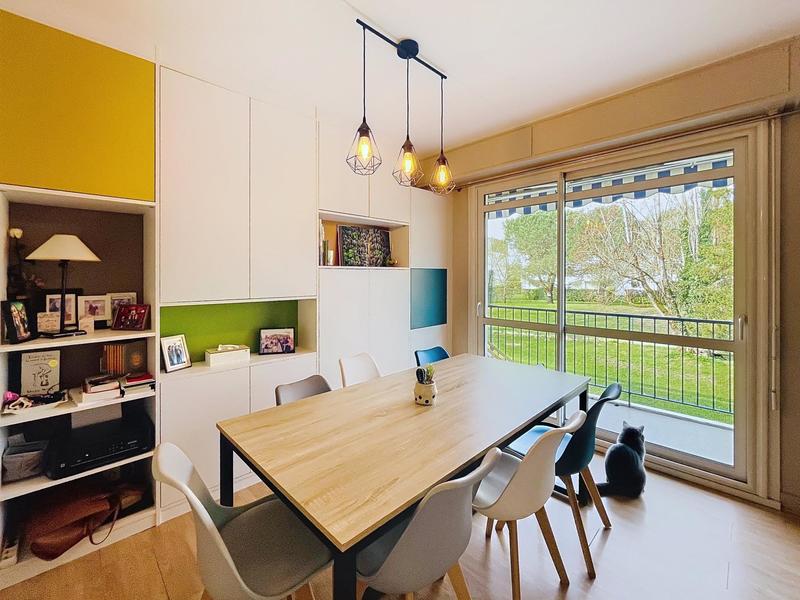 Appartement - 94 m² - 5 pièces