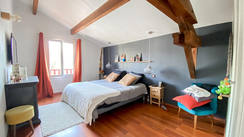 Maison - 250 m² - 7 pièces