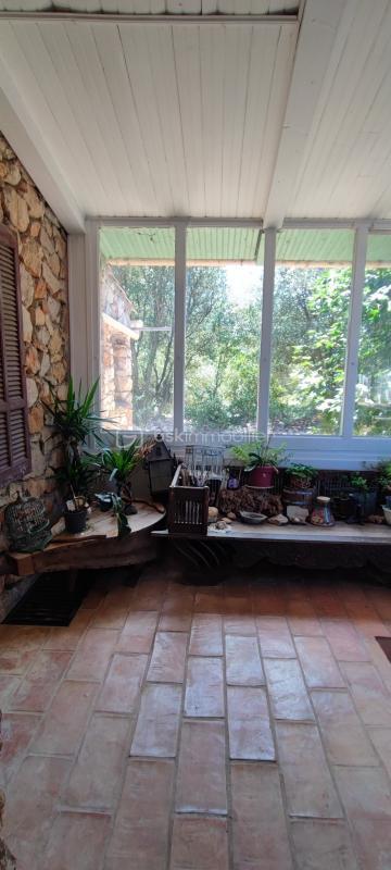 Propriété - 215 m² - 4 pièces