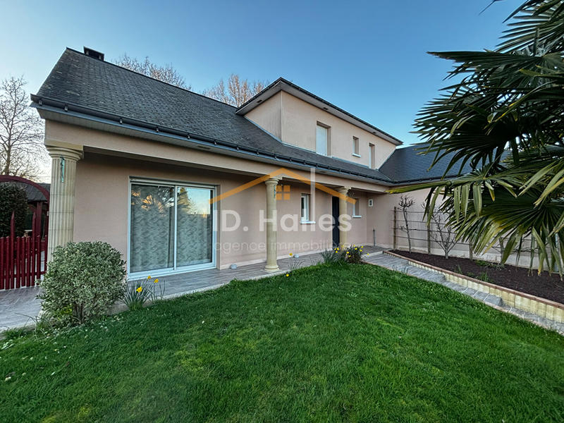 Maison - 162 m² - 8 pièces