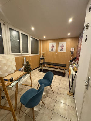 Local commercial - 77 m² - 4 pièces