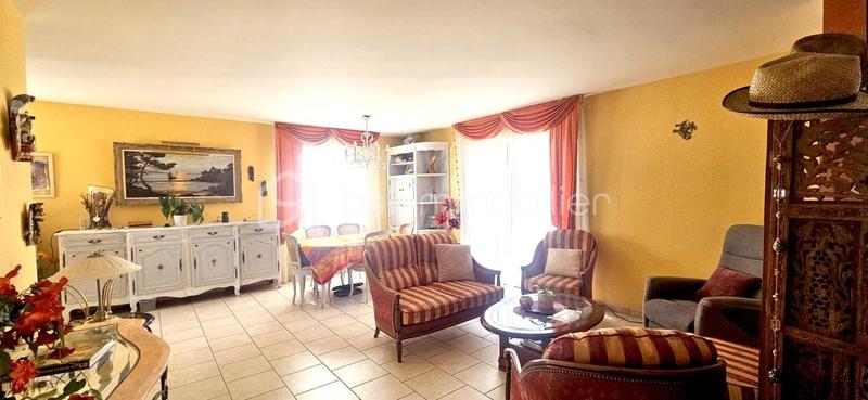 Maison traditionnelle - 110 m² - 5 pièces