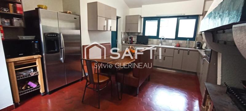 Maison - 263 m² - 10 pièces