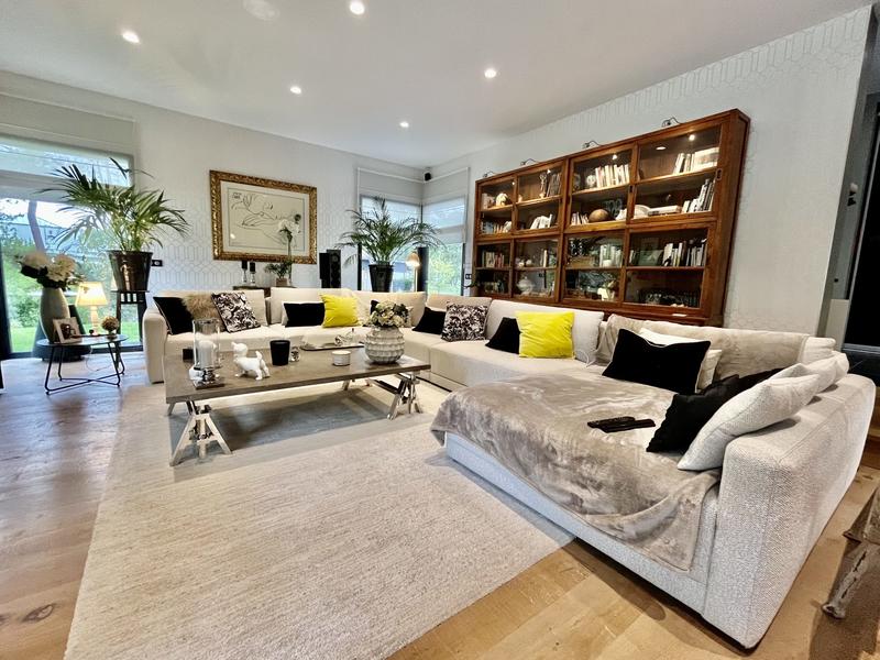 Maison traditionnelle - 212 m² - 7 pièces