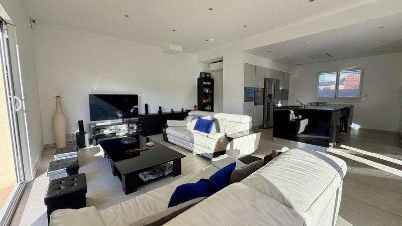 Maison - 261 m² - 6 pièces