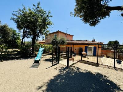 Propriété - 310 m² - 10 pièces