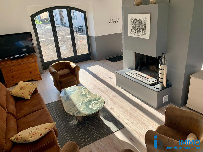 Maison - 820 m² - 18 pièces