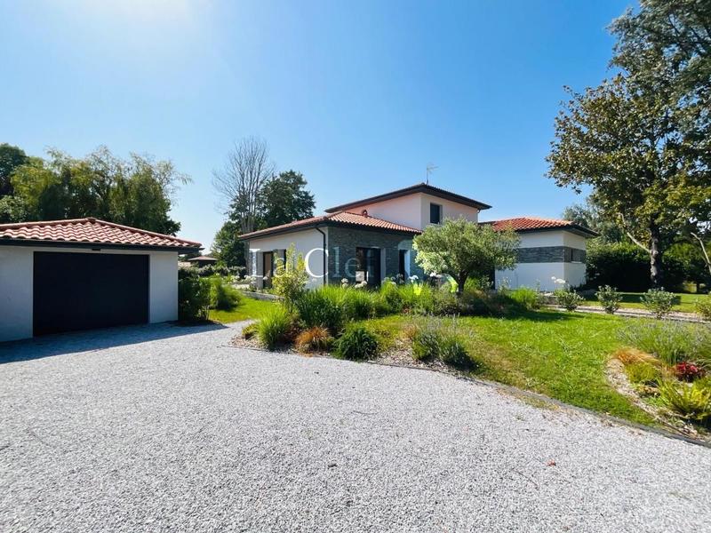 Maison - 145 m² - 6 pièces