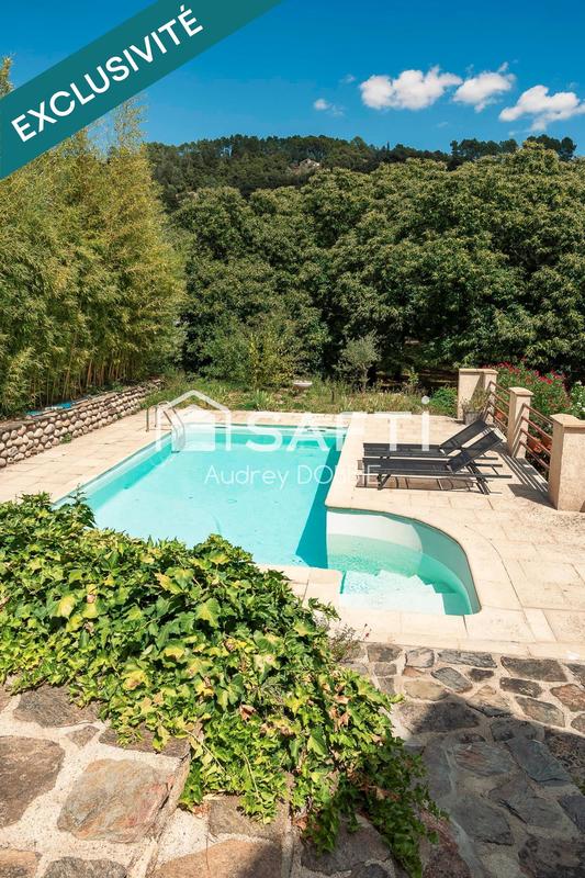 Maison - 232 m² - 13 pièces