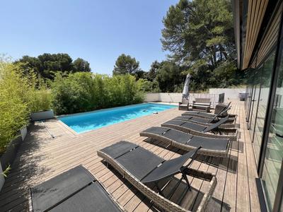 Villa - 290 m² - 6 pièces