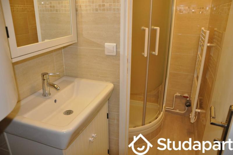 Chambre - 9 m² - 1 pièce