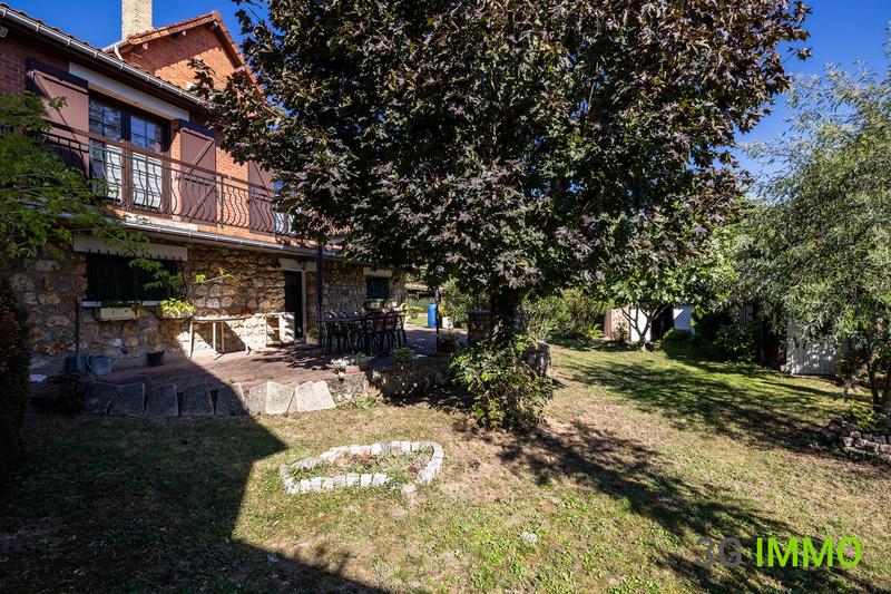 Maison traditionnelle - 140 m² - 7 pièces