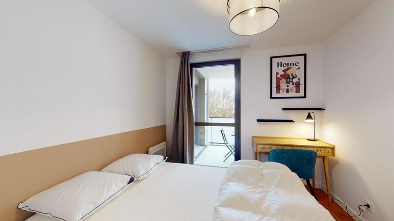 Appartement - 99 m² - 6 pièces