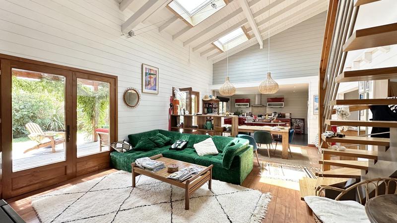 Maison de bois - 160 m² - 6 pièces