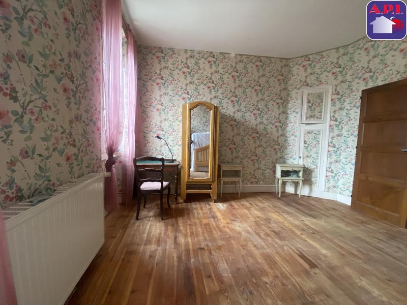 Maison - 250 m² - 8 pièces