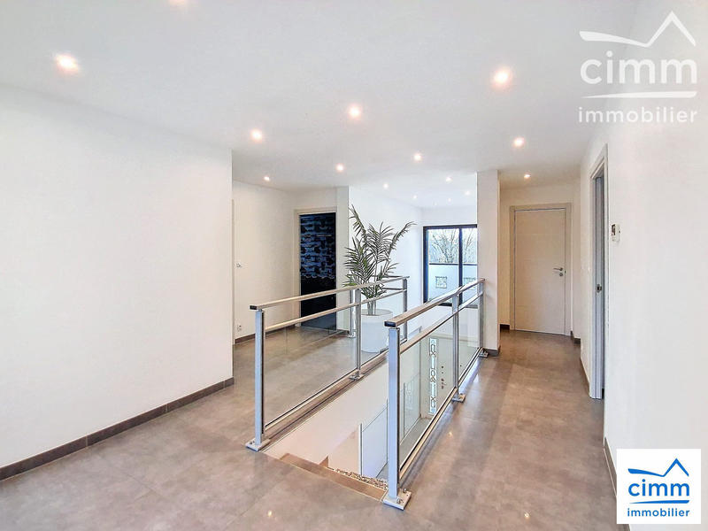 Maison contemporaine - 170 m² - 7 pièces