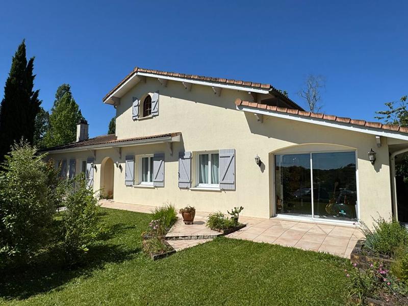 Maison - 151 m² - 5 pièces