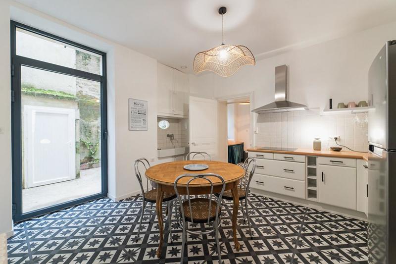 Propriété - 235 m² - 8 pièces