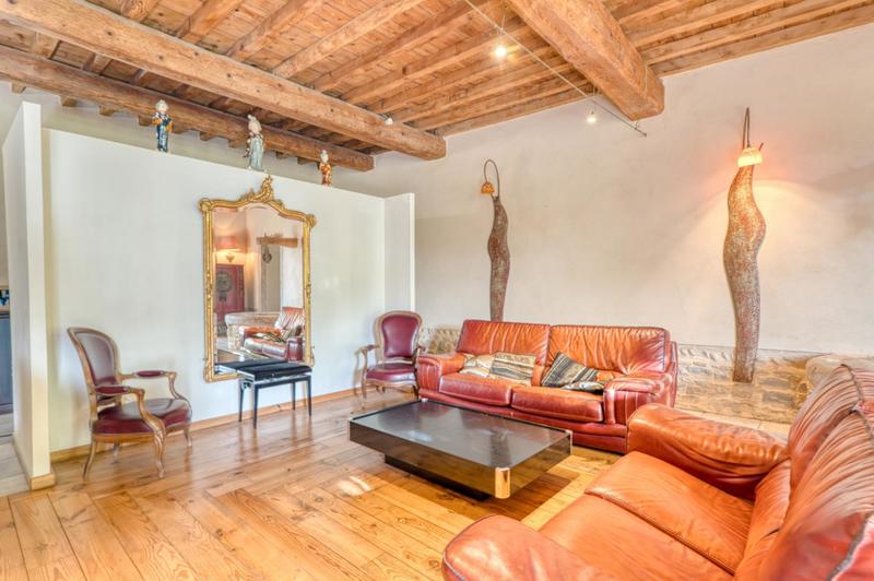 Maison - 342 m² - 9 pièces