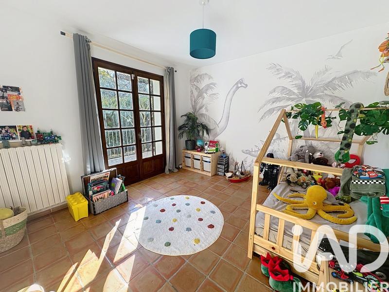 Maison - 230 m² - 8 pièces