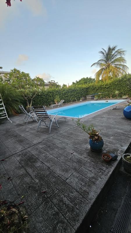 Maison - 180 m² - 5 pièces