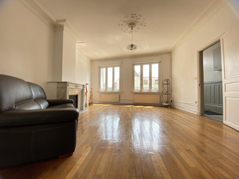 Maison - 181 m² - 8 pièces