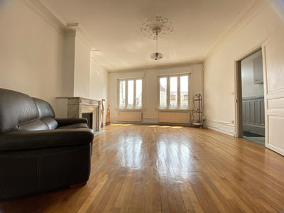 Maison - 181 m² - 8 pièces