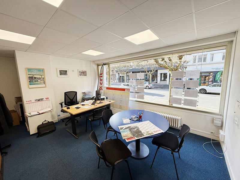 Bureau - 557 m² - 25 pièces