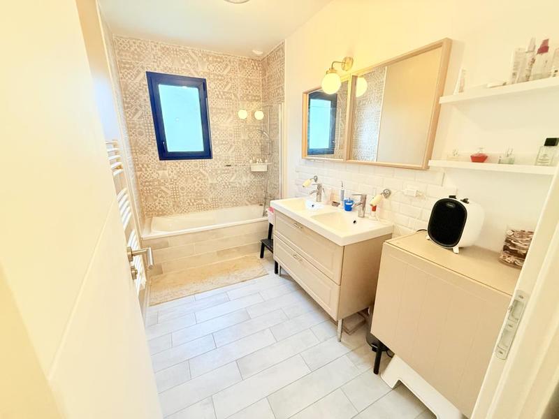 Pavillon - 98 m² - 4 pièces