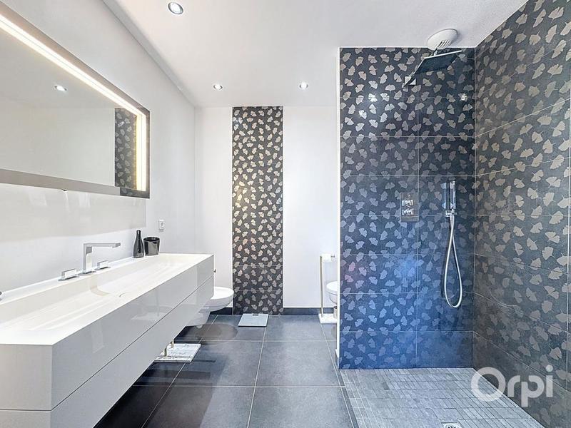 Appartement - 138 m² - 4 pièces