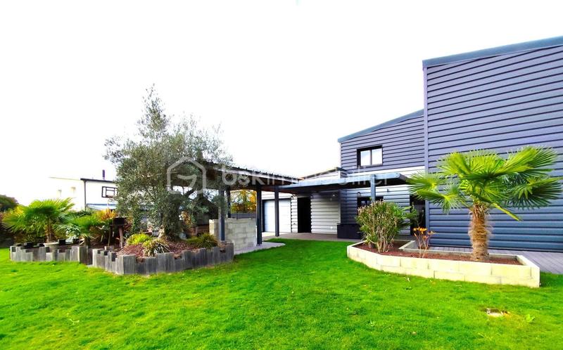 Maison - 167 m² - 9 pièces