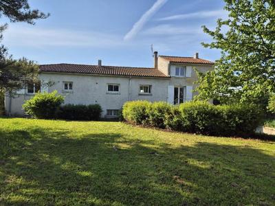 Maison - 200 m² - 10 pièces