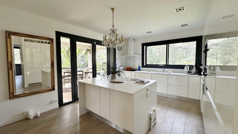 Maison contemporaine - 200 m² - 8 pièces