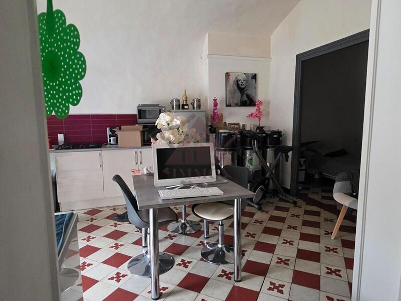 Immeuble - 95 m² - 5 pièces