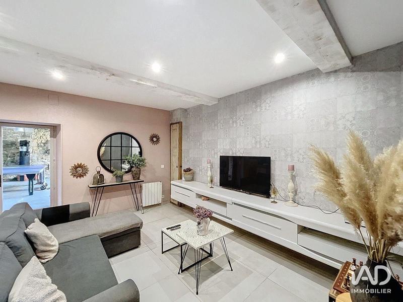 Maison - 332 m² - 6 pièces