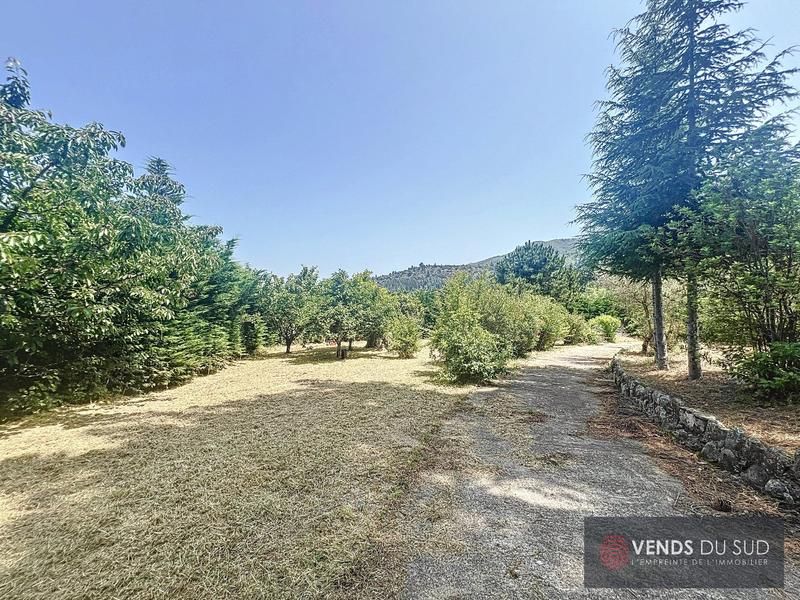 Maison - 215 m² - 8 pièces