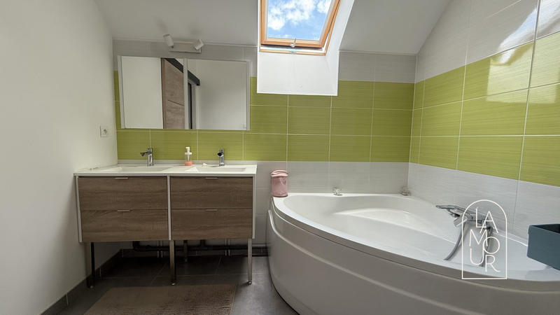 Maison traditionnelle - 152 m² - 5 pièces