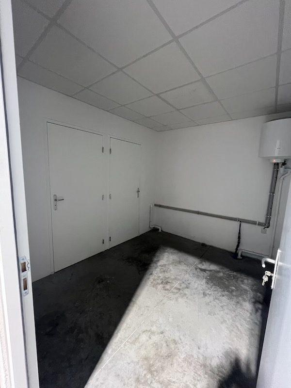 Local d'activités - 303 m² - 3 pièces