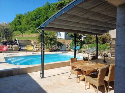 Propriété - 170 m² - 5 pièces