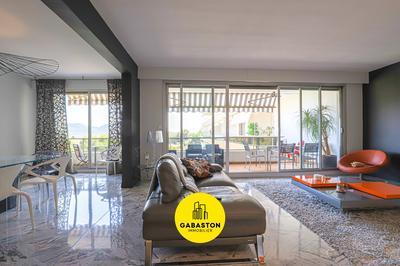 Appartement - 144 m² - 3 pièces