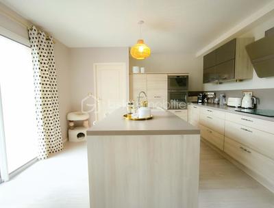 Maison - 180 m² - 6 pièces