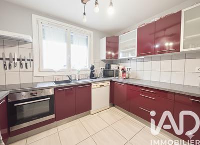 Maison - 93 m² - 4 pièces