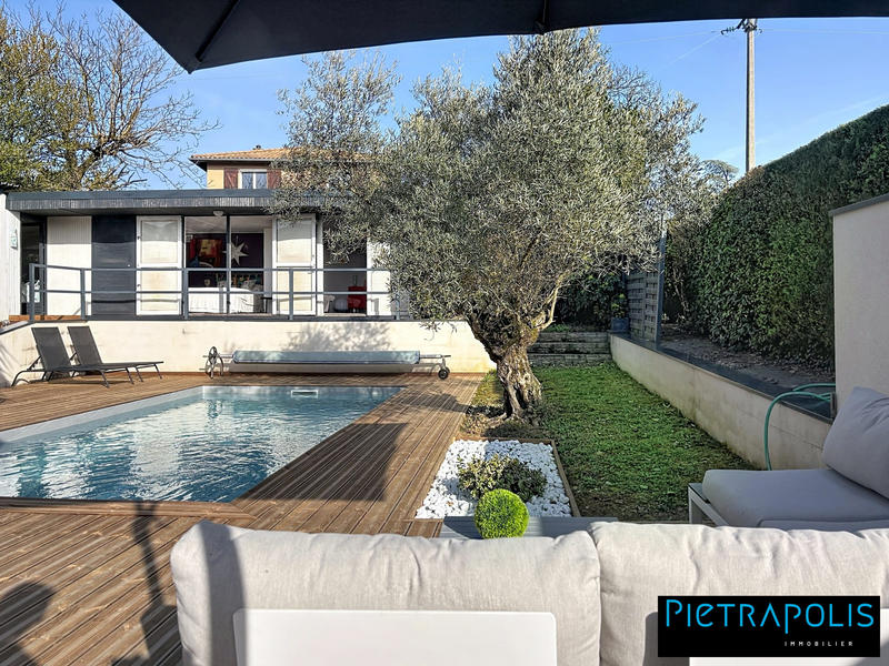 Maison - 140 m² - 5 pièces