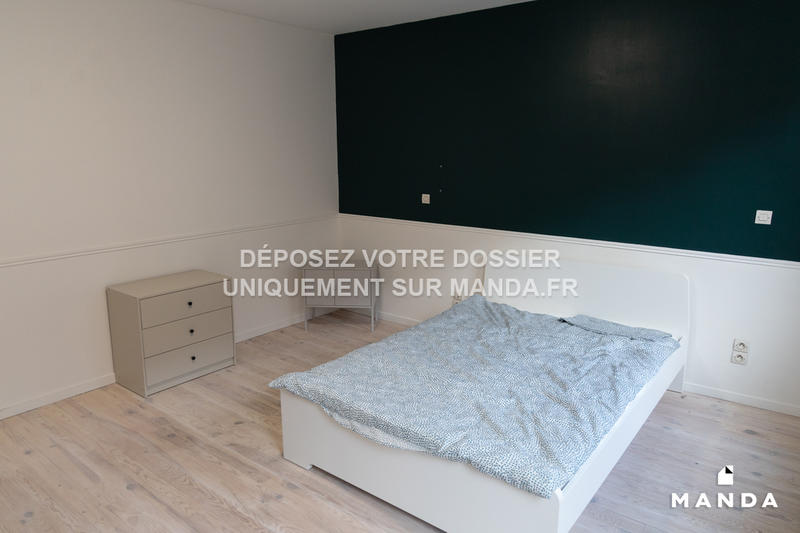 Chambre - 11 m² - 5 pièces