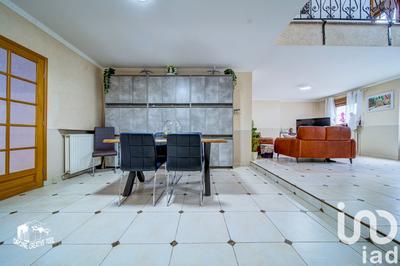 Maison - 156 m² - 8 pièces