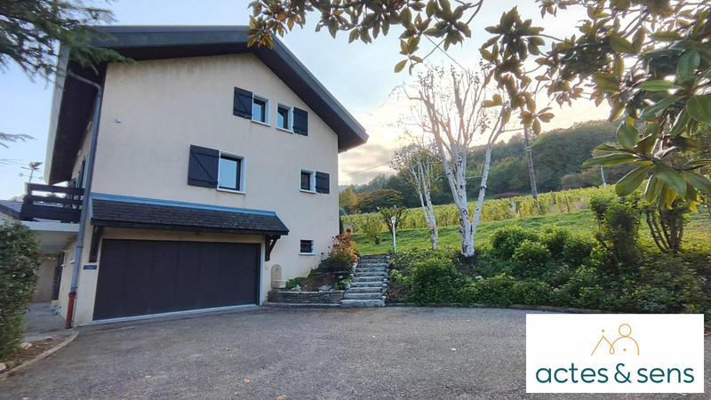 Maison - 207 m² - 10 pièces