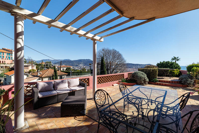 Maison - 205 m² - 6 pièces